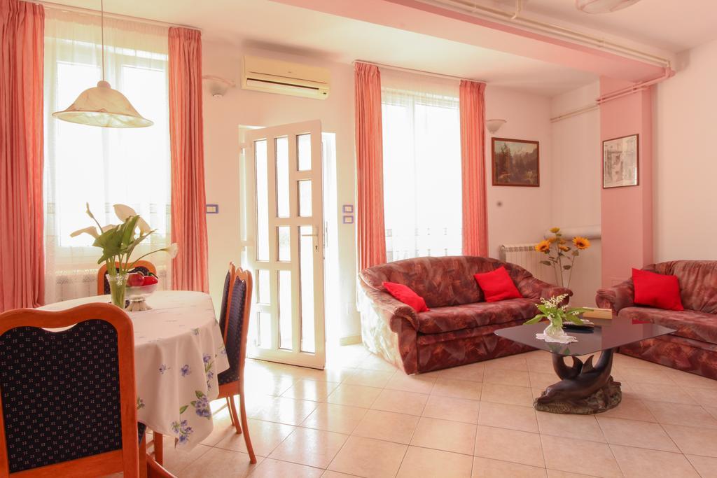 Apartments Sonja Rovinj Bagian luar foto