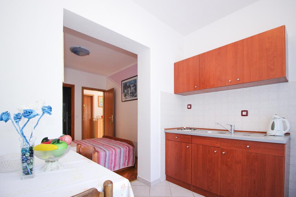 Apartments Sonja Rovinj Bagian luar foto
